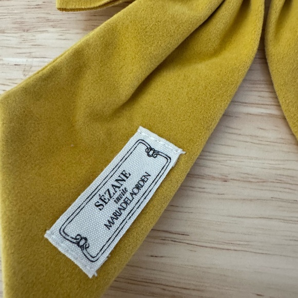 Sezane Gorgeous Mustard Yellow Cottagecore Hair Bow - Picture 3 of 4